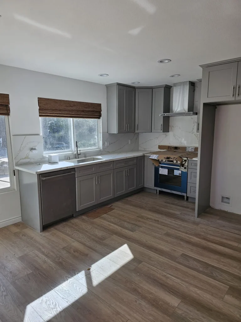 Choosing the Right Type of Paint for Kitchen Cabinets